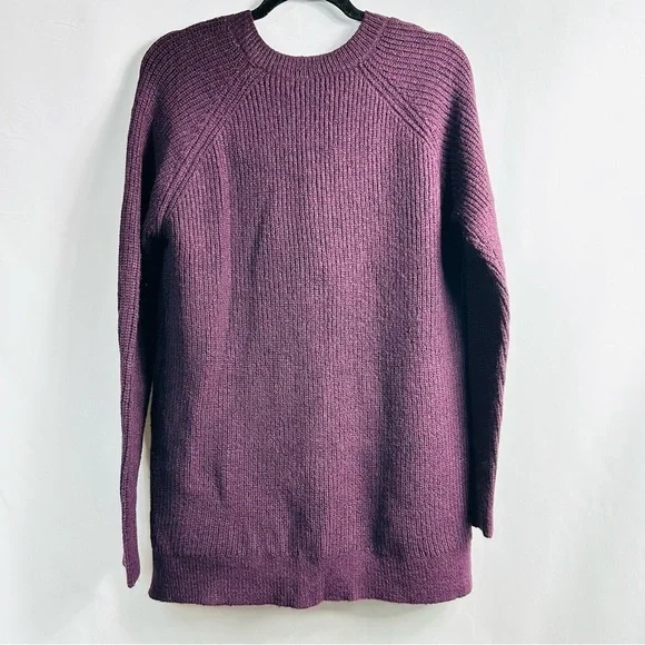 NWT Natural Reflections Women’s Sz Medium Purple V-Neck Long Sleeve Sweater - Picture 2 of 6